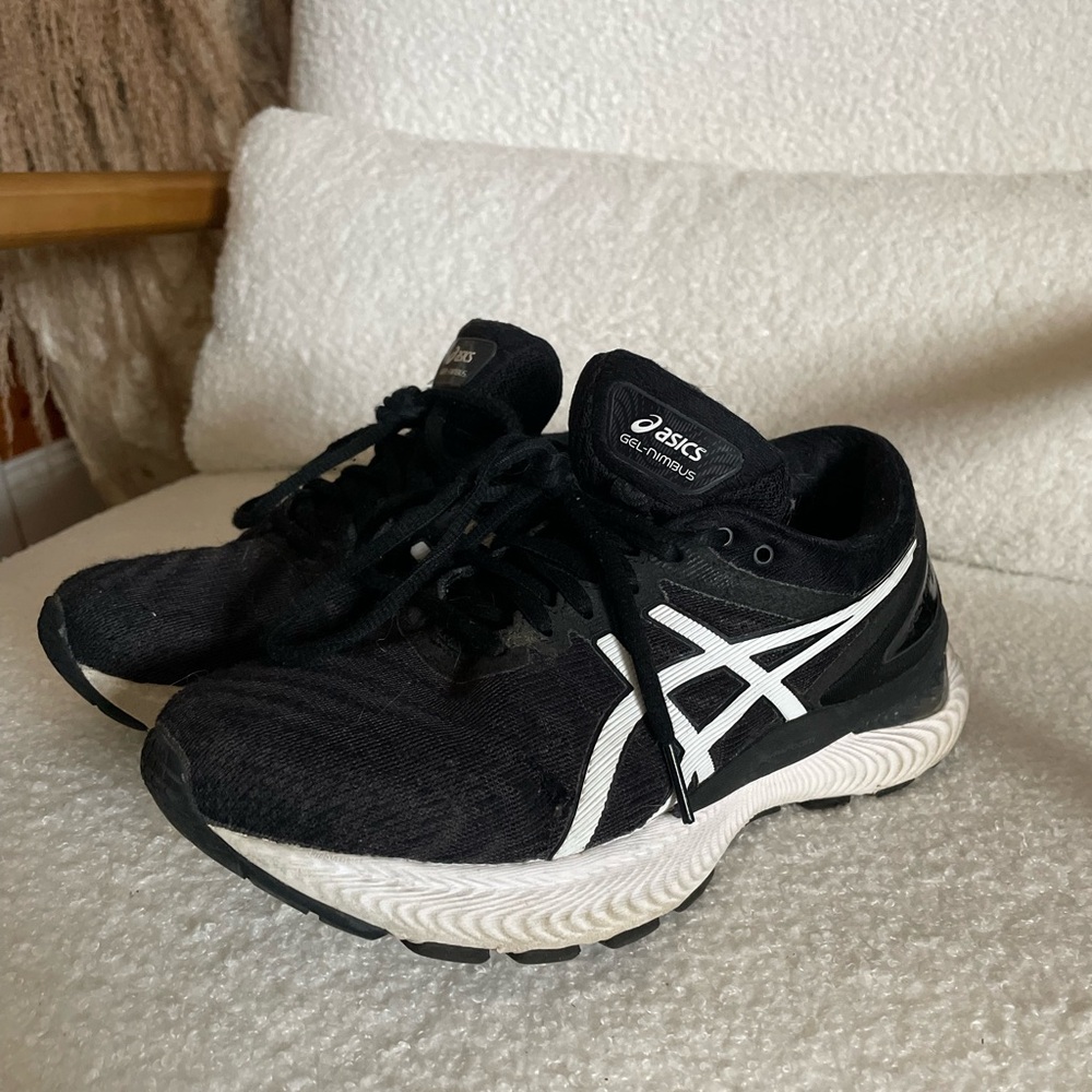 ASICS | Black and White Running Shoes